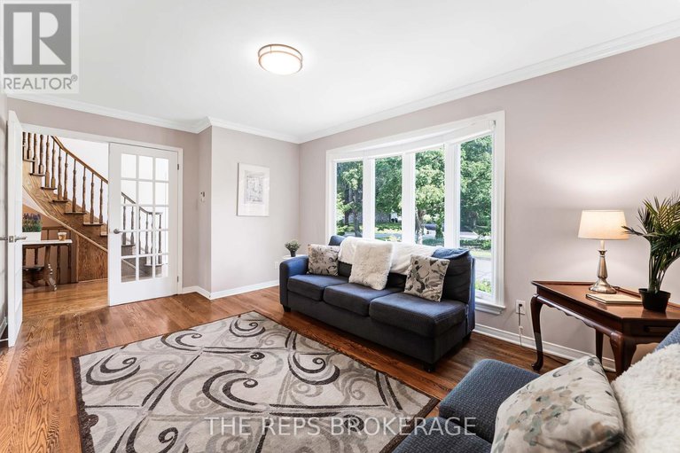 28788760/3062-upper-otterson-place/mooneys-bayrevelstoke/ottawa/ontario/K1V7B6_8