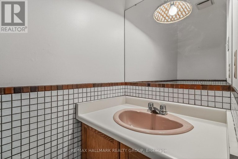 29369222/14-haywood-crescent/katimavik/ottawa/ontario/K2L2J2_14