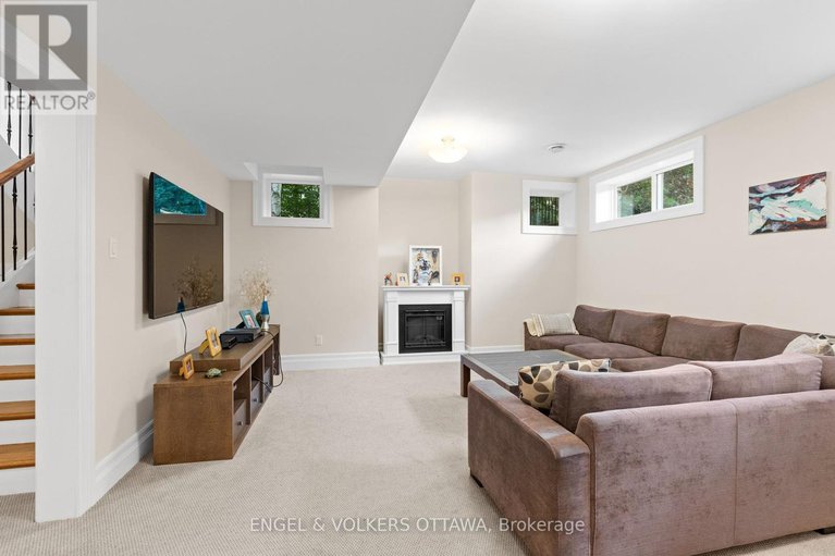 28341949/1408-blackhorse-court/manotick-east-to-manotick-station/ottawa/ontario/K4M0A6_43