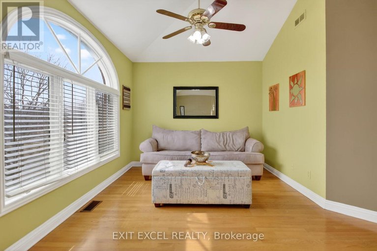 29577468/1093-b-normandy-cr-normandy-crescent/carleton-heights/ottawa/ontario/K2C0L9_26