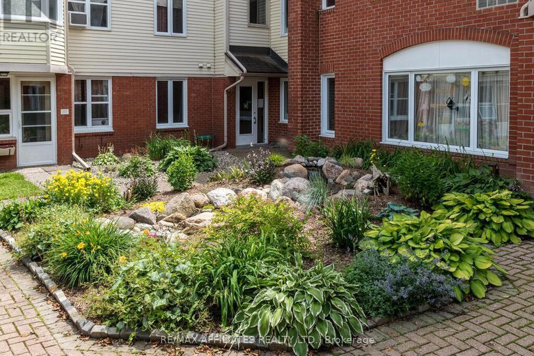 28469653/230-848-seyton-drive/westcliffe-estates/ottawa/ontario/K2H9G6_35