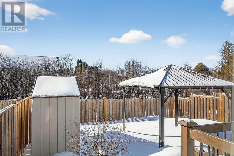 29376462/464-honeyborne-street/almonte/mississippi-mills/ontario/K0A1A0_17