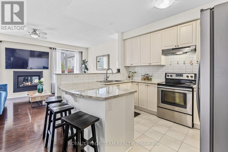 28515648/926-bunchberry-way/blossom-parkkemp-parkfindlay-creek/ottawa/ontario/K1T3T8_6