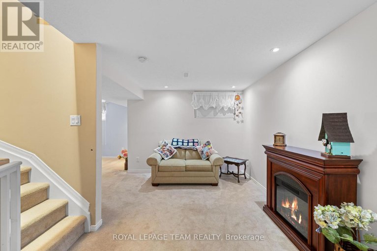 28475443/25-trump-avenue/central-park/ottawa/ontario/K2C4A7_33