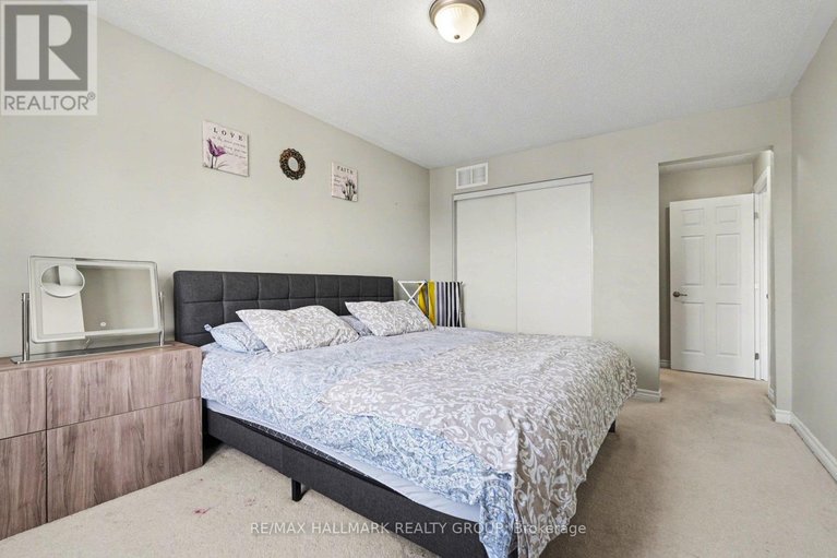 29660379/217-bensinger-way/stittsville-north/ottawa/ontario/K2S0P1_13