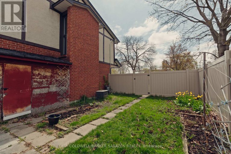 28302138/1325-summerville-avenue/carlington/ottawa/ontario/K1Z8G7_15