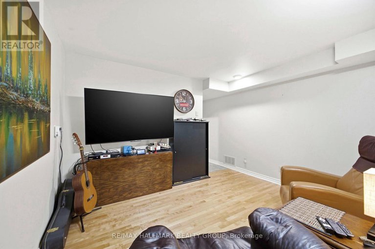 29429780/1572-boyer-road/chapel-hill/ottawa/ontario/K1C1R1_35