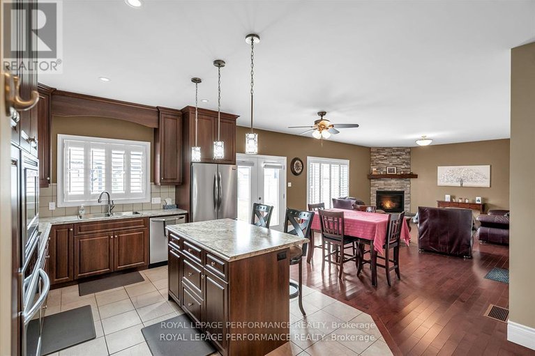 28450565/6685-yacht-boulevard/south-glengarry-charlottenburgh-twp/south-glengarry/ontario/K6H7N6_5