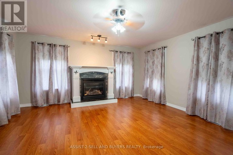 28395407/18267-samuel-drive-s/south-glengarry-charlottenburgh-twp/south-glengarry/ontario/K6H7J1_28