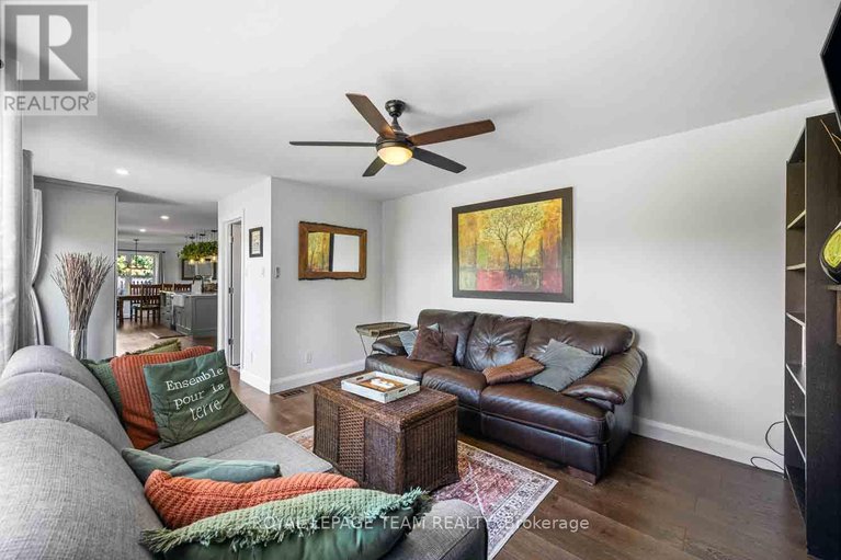 28853466/1271-collier-crescent/greely/ottawa/ontario/K4P1C1_20