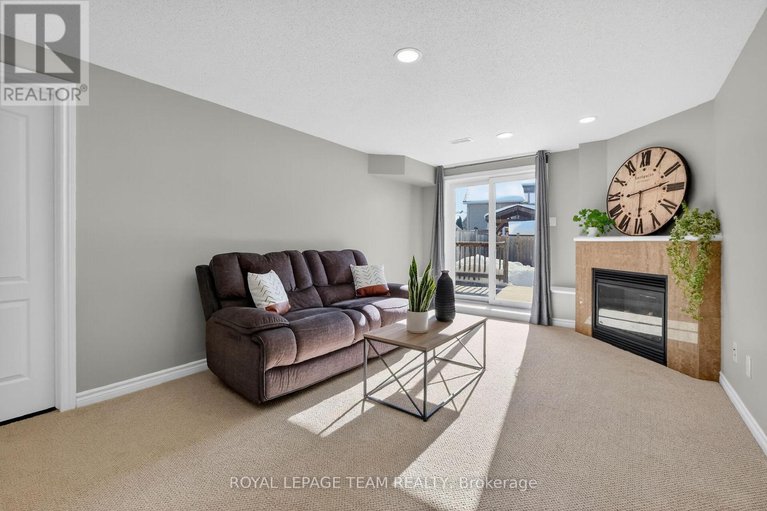 29365769/420-foxhall-way/bridlewood/ottawa/ontario/K2M0G1_29