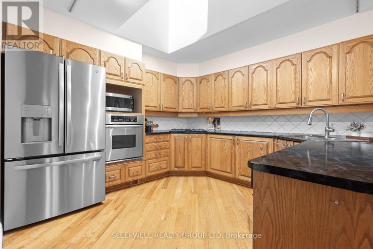 28620824/55-waterford-drive/pineglencountry-place/ottawa/ontario/K2E7V4_6