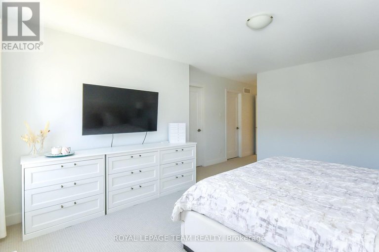 29666466/725-capricorn-circle/riverside-southgloucester-glen/ottawa/ontario/K4M0J4_29