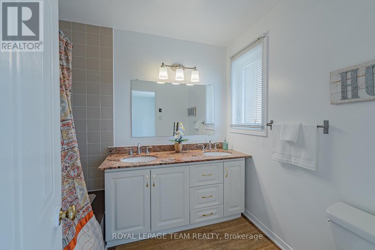 28613595/28-huntview-private/hunt-clubwestern-community/ottawa/ontario/K1V0M5_32