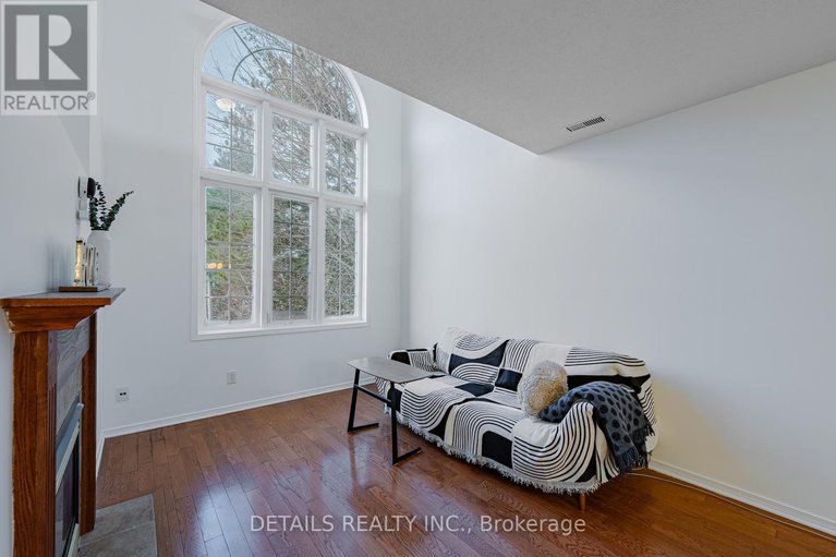 29184001/20-376-wiffen-private/westcliffe-estates/ottawa/ontario/K2H1G4_9