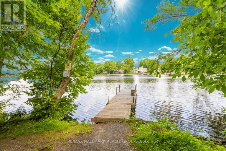28842720/6431-clingin-lane/manotick-south-to-roger-stevens/ottawa/ontario/K4M1B3_41