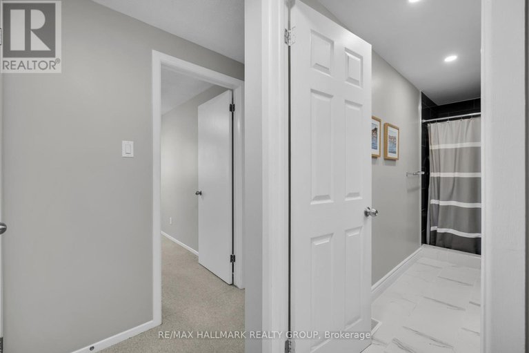 28905927/3-409-montfort-street/cardinal-glen/ottawa/ontario/K1L8G8_13