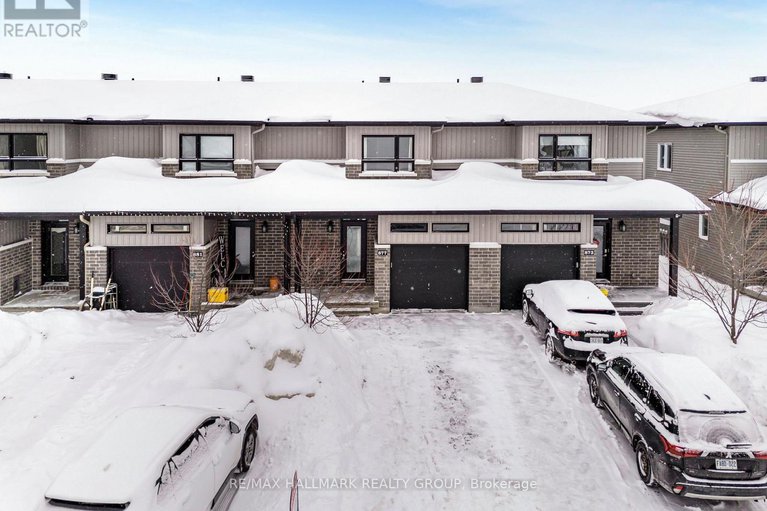 29364224/877-platinum-street/clarencerockland-twp/clarence-rockland/ontario/K4K0H9_29