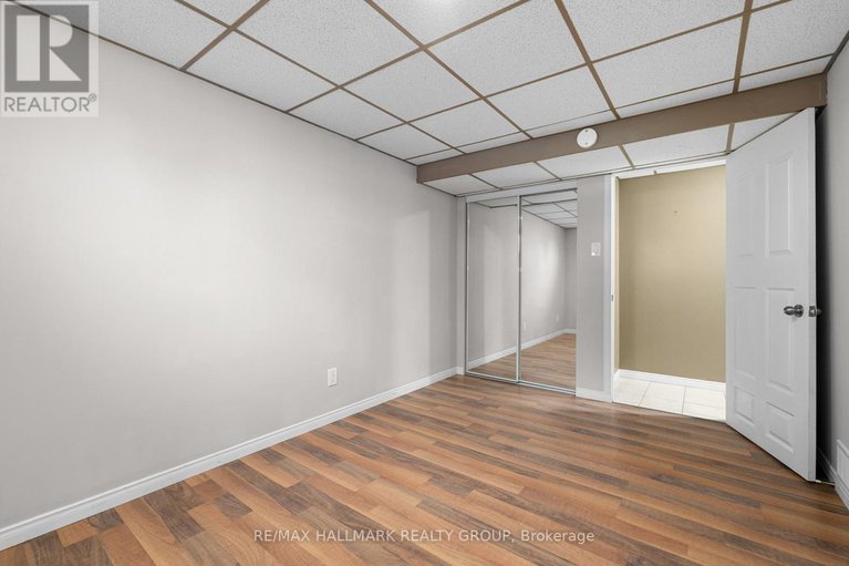 29137387/1050-barnett-drive/cumberland-village/ottawa/ontario/K4C1C7_22