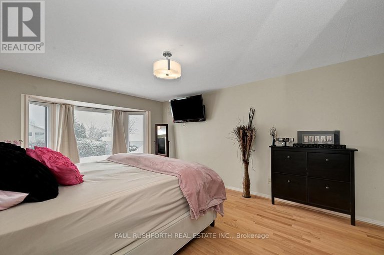 29407561/6192-voyageur-drive/convent-glen/ottawa/ontario/K1C2W3_18