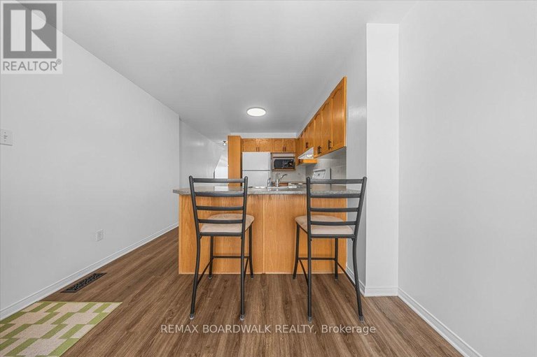 29483798/364-crownridge-drive/emerald-meadowstrailwest/ottawa/ontario/K2M3A4_8