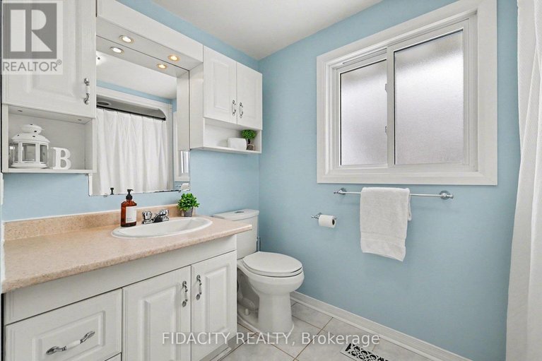 29485889/28-glamorgan-drive/glencairnhazeldean/ottawa/ontario/K2L1P9_19