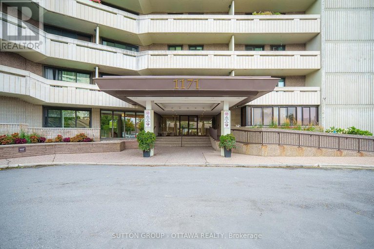 28727418/711-1171-ambleside-drive/woodroffe/ottawa/ontario/K2B8E1_4