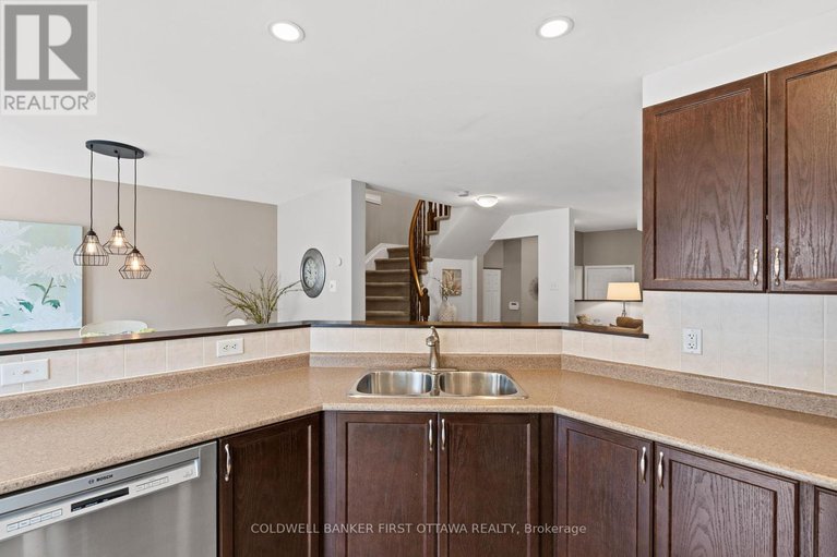28656306/280-applecross-crescent/morgans-grantsouth-march/ottawa/ontario/K2K0C4_14