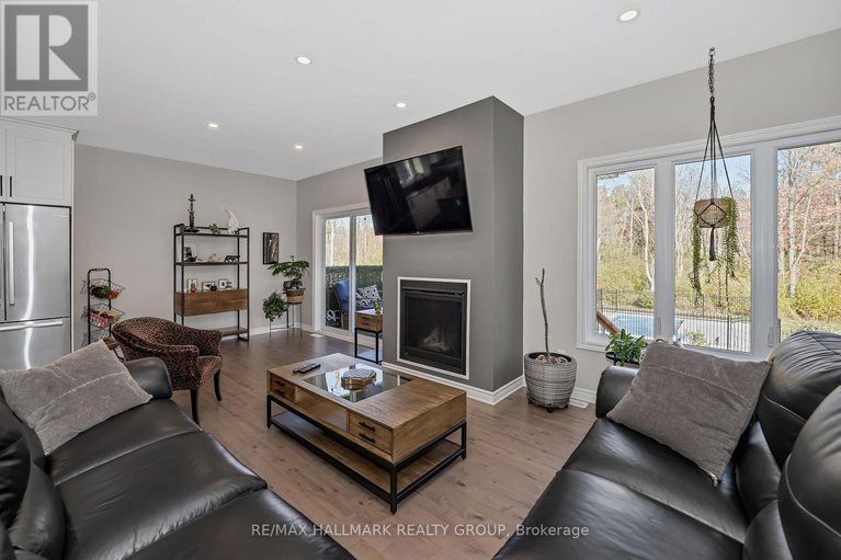 29015817/1350-country-lane/north-dundas-mountain-twp/north-dundas/ontario/K0C2K0_15
