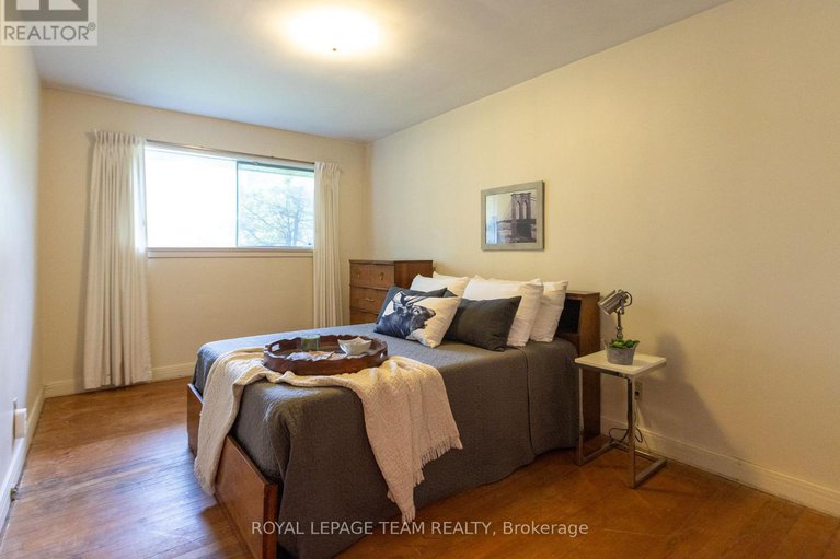 28997575/1231-ridgemont-avenue/ridgemont/ottawa/ontario/K1V6E6_12