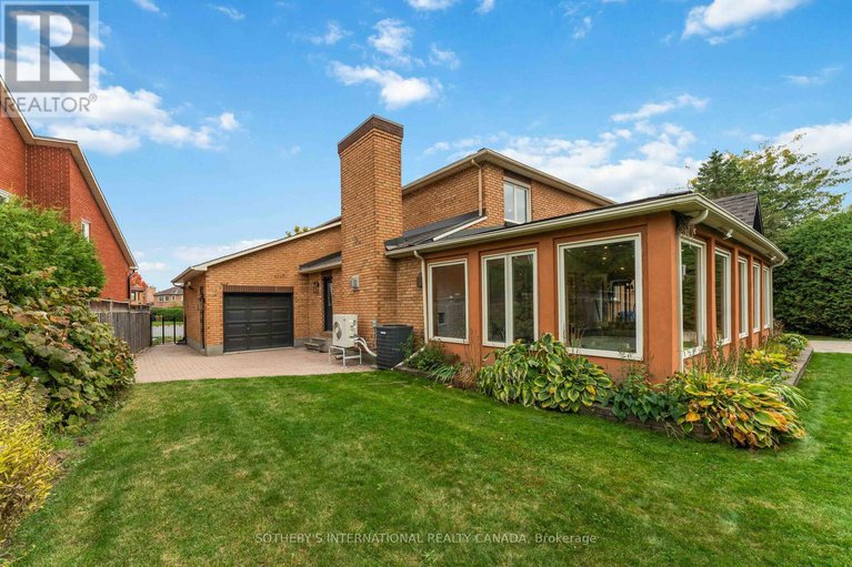 28996466/19-campfield-court/pineglencountry-place/ottawa/ontario/K2E7X8_47