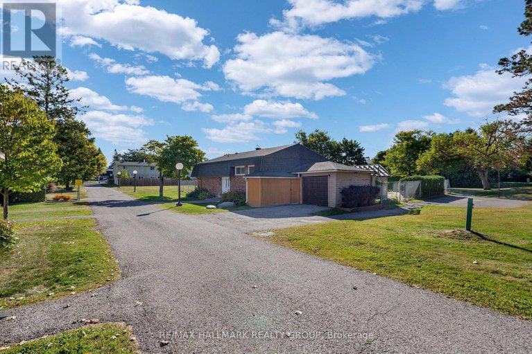 28895852/d-1520-beaverpond-drive/pineview/ottawa/ontario/K1B3R9_40