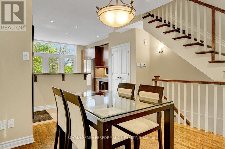 29013155/318-iona-street/westborohampton-park/ottawa/ontario/K1Z7B9_9