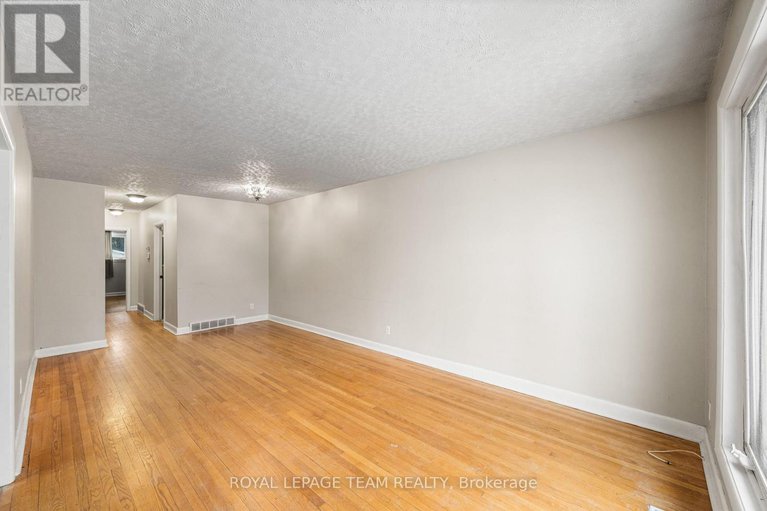 29261013/1938-bromley-road/carlingwood/ottawa/ontario/K2A1C2_4