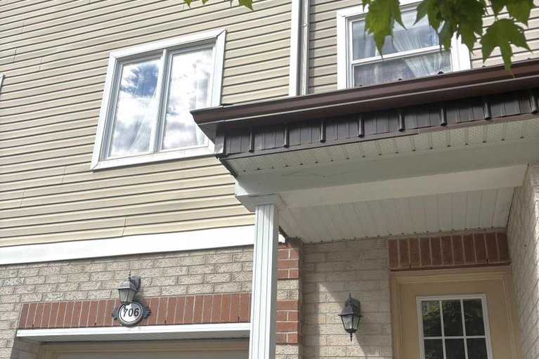 28876724/706-sanibel-private/westcliffe-estates/ottawa/ontario/K2H0A8_2
