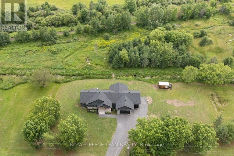 29569623/3783-woodkilton-road/dunrobin/ottawa/ontario/K0A3M0_1