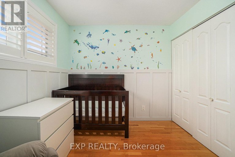 28430492/5-benlark-road/on-the-green/ottawa/ontario/K2J2L5_24