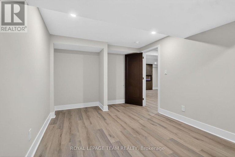 29688254/6636-marina-drive/manotick-south-to-roger-stevens/ottawa/ontario/K4M1B3_30