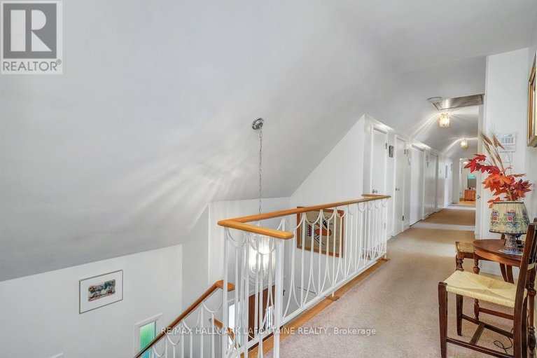 28797062/844-edgeworth-avenue/whitehaven/ottawa/ontario/K2B5L6_23