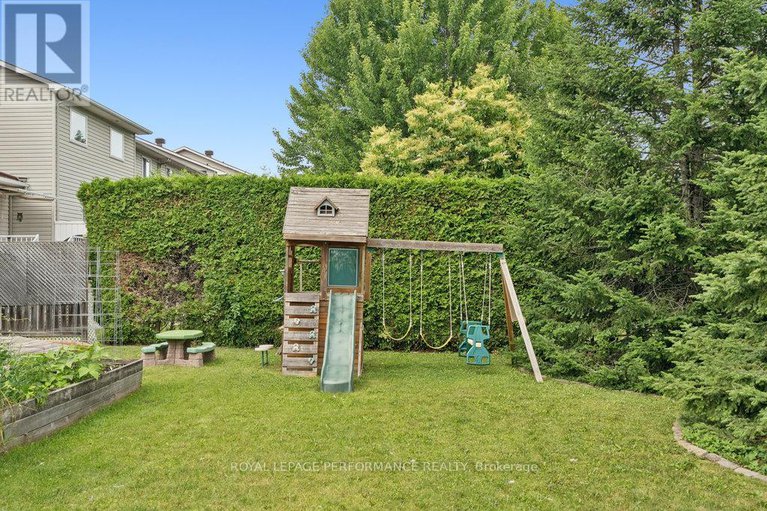 28591914/1869-hennessy-crescent/fallingbrookgardenway-south/ottawa/ontario/K4A3X8_46