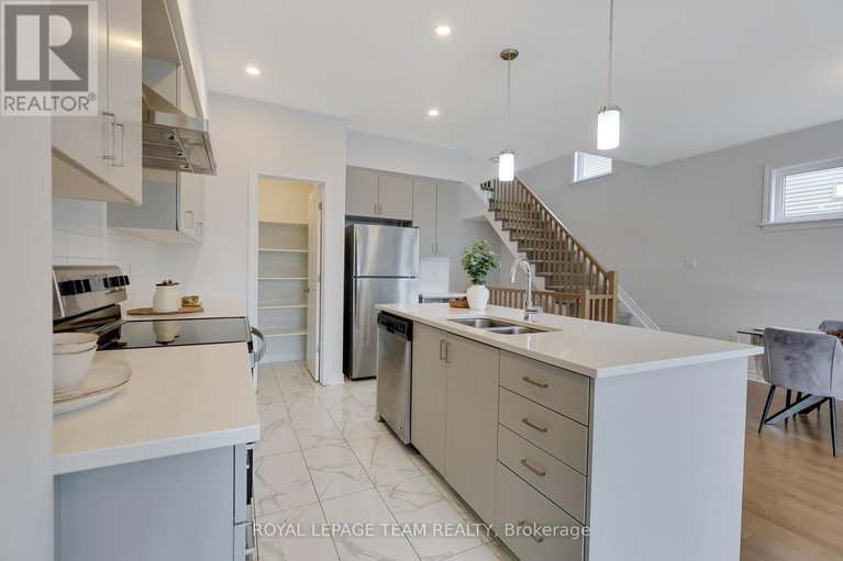 29464154/840-clapham-terrace/stittsville-south/ottawa/ontario/K2S2N8_12