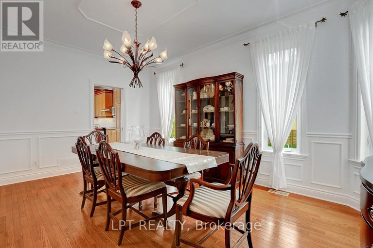 28311107/10a-ashburn-drive/borden-farmstewart-farmcarleton-heightsparkwood-hills/ottawa/ontario/K2E6N3_9