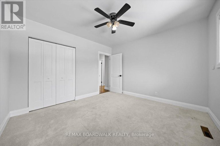 29447126/21-turtleback-way-drive/stittsville-south/ottawa/ontario/K2S1P8_35