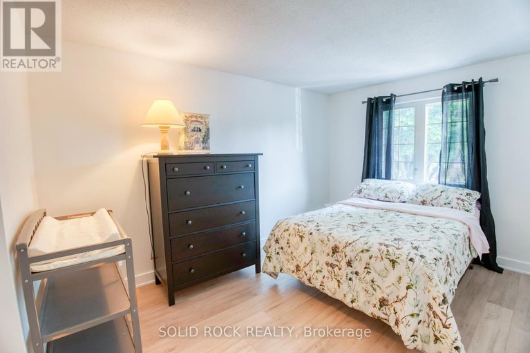 28913498/12-463-canotia-place/fallingbrookpineridge/ottawa/ontario/K4A2K2_17