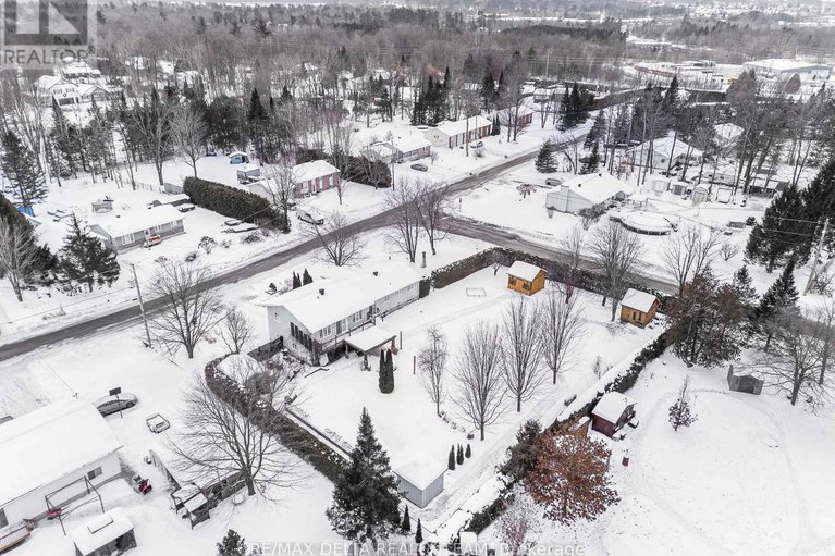 29348582/261-agathe-street/clarencerockland-twp/clarence-rockland/ontario/K4K1K7_35