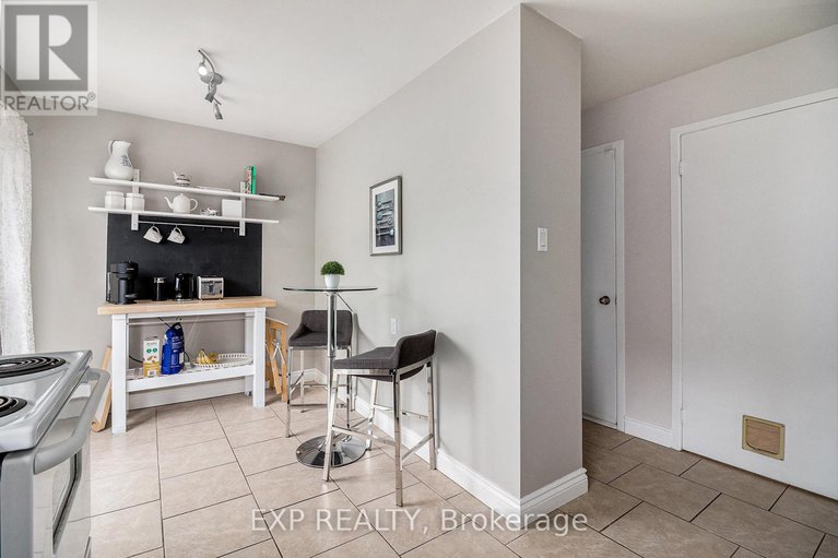 28612446/302-cote-royale-crescent/bilberry-creekqueenswood-heights/ottawa/ontario/K1E3L7_11