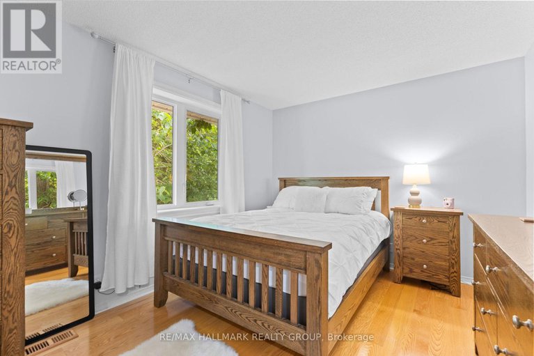 28509464/6431-clingin-lane/manotick-south-to-roger-stevens/ottawa/ontario/K4M1B3_17