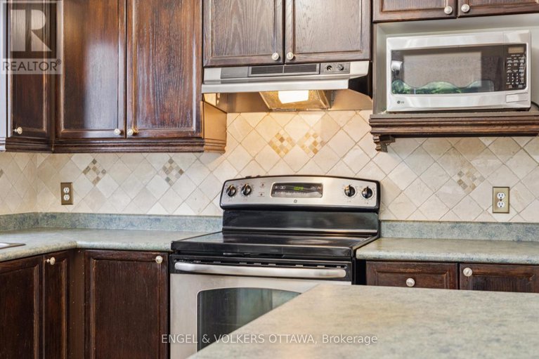 28798692/2213-noblewood-way/orleans-village/ottawa/ontario/K1W1E7_16