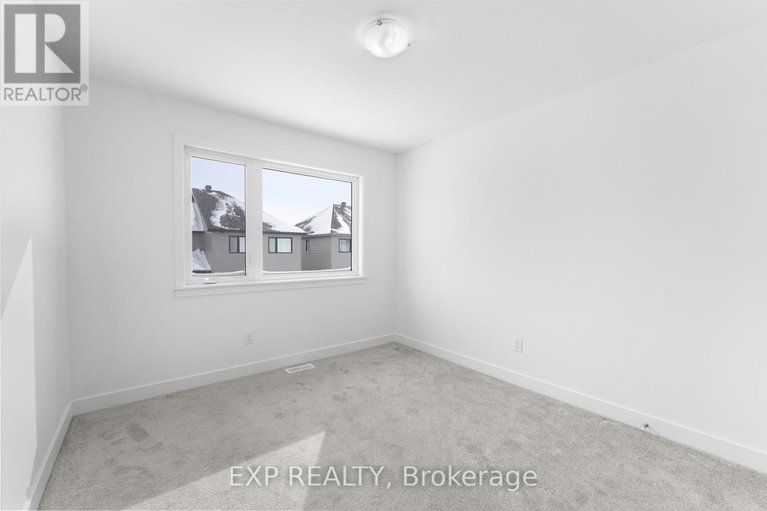 29337929/27-moosonee-crescent/riverside-southgloucester-glen/ottawa/ontario/K4M0L9_29