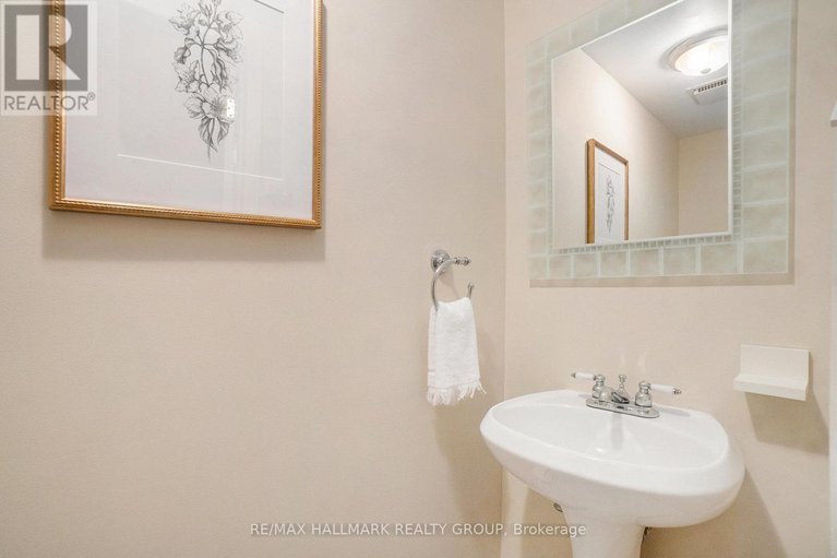 28792795/1611-belcourt-boulevard/orleanssunridge/ottawa/ontario/K1C1M3_17